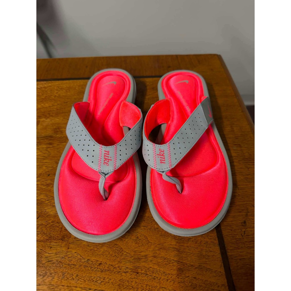 Nike Womens 9 Pink Flip Flop Comfort Footbed Athletic Thong Sandals Grey